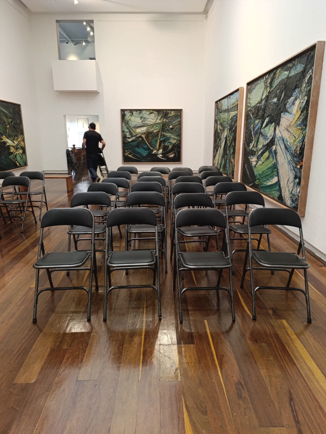 Sillas plegables para evento corporativo e institucional en Bogotá